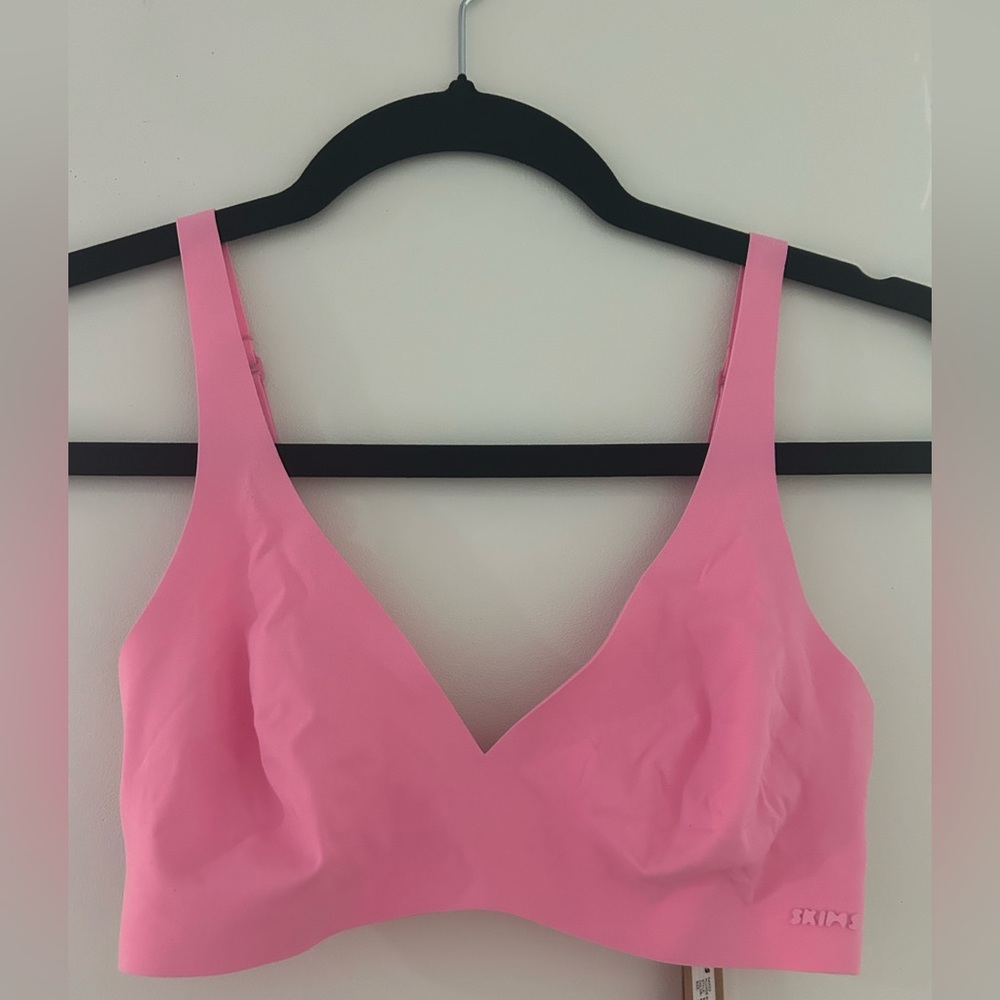 SKIMS Vibrant Pink plunge Bralette